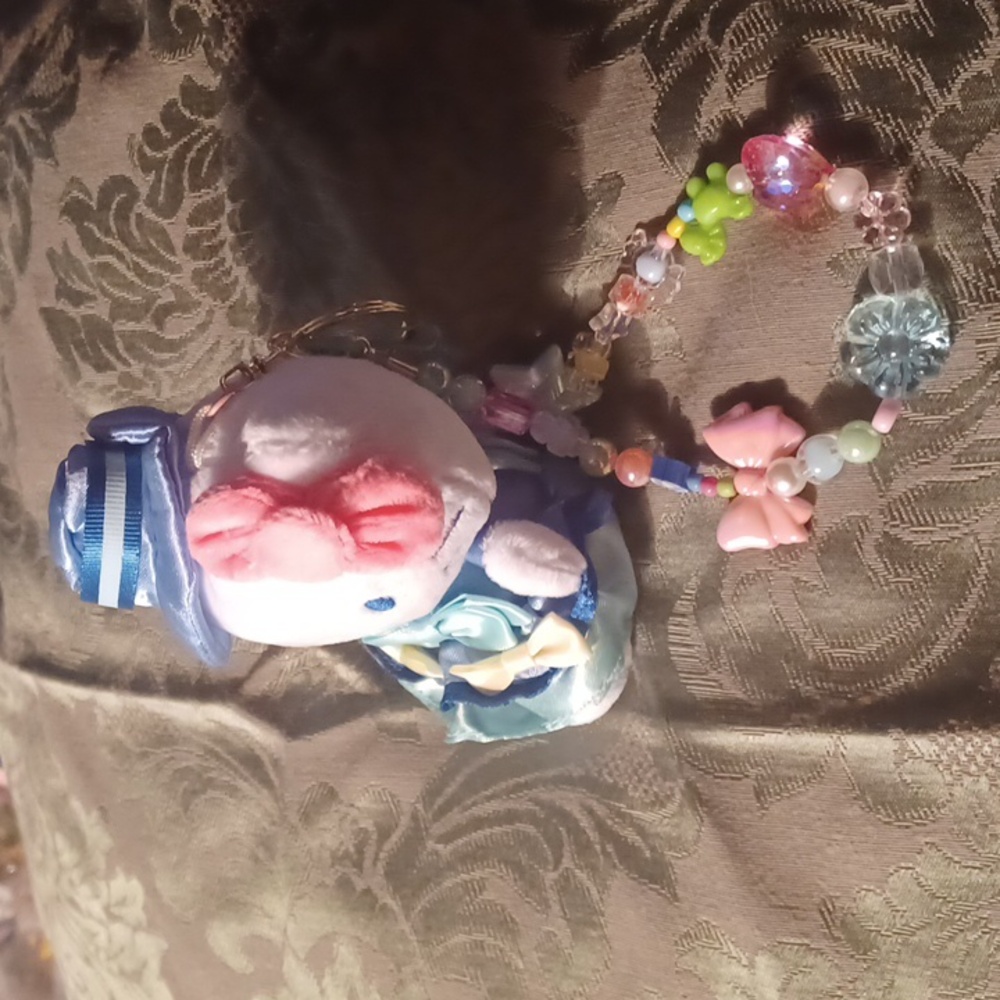 Hello Kitty All Dressed Up 👗 - Picture 9 of 10